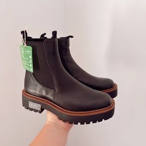 NWT Sam Edelman Laguna Chelsea Boots